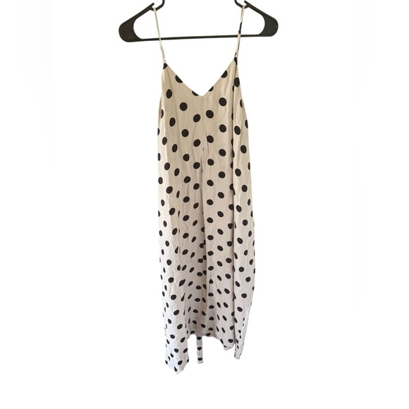 Hatch Maternity The Tori Wrap Dress in Cream and Black Polka Dot - Picture 4 of 11